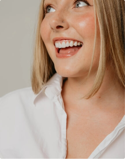 Smiley woman gallery 4